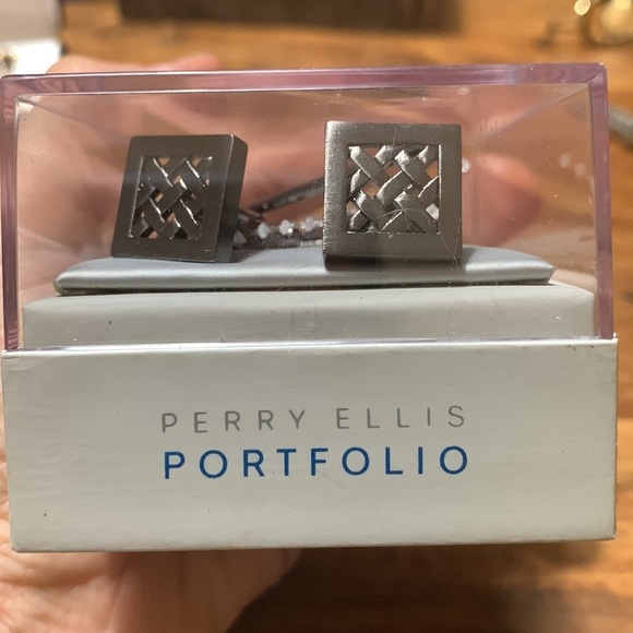 NEW in Box Perry Ellis Black Silver Cufflinks & Tie Clip - Picture 2 of 4